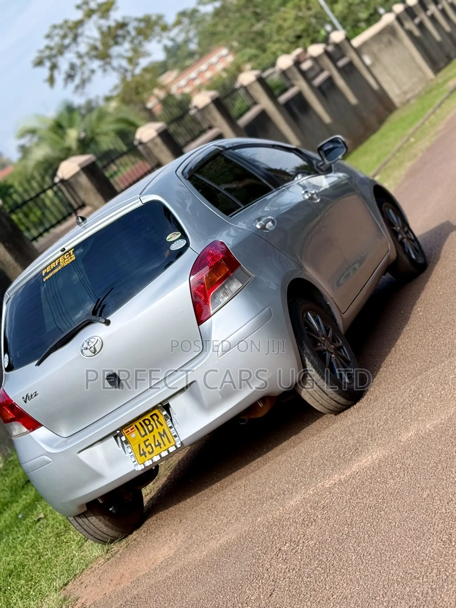 Toyota Vitz 1.0 FWD 5dr 2009 Silver