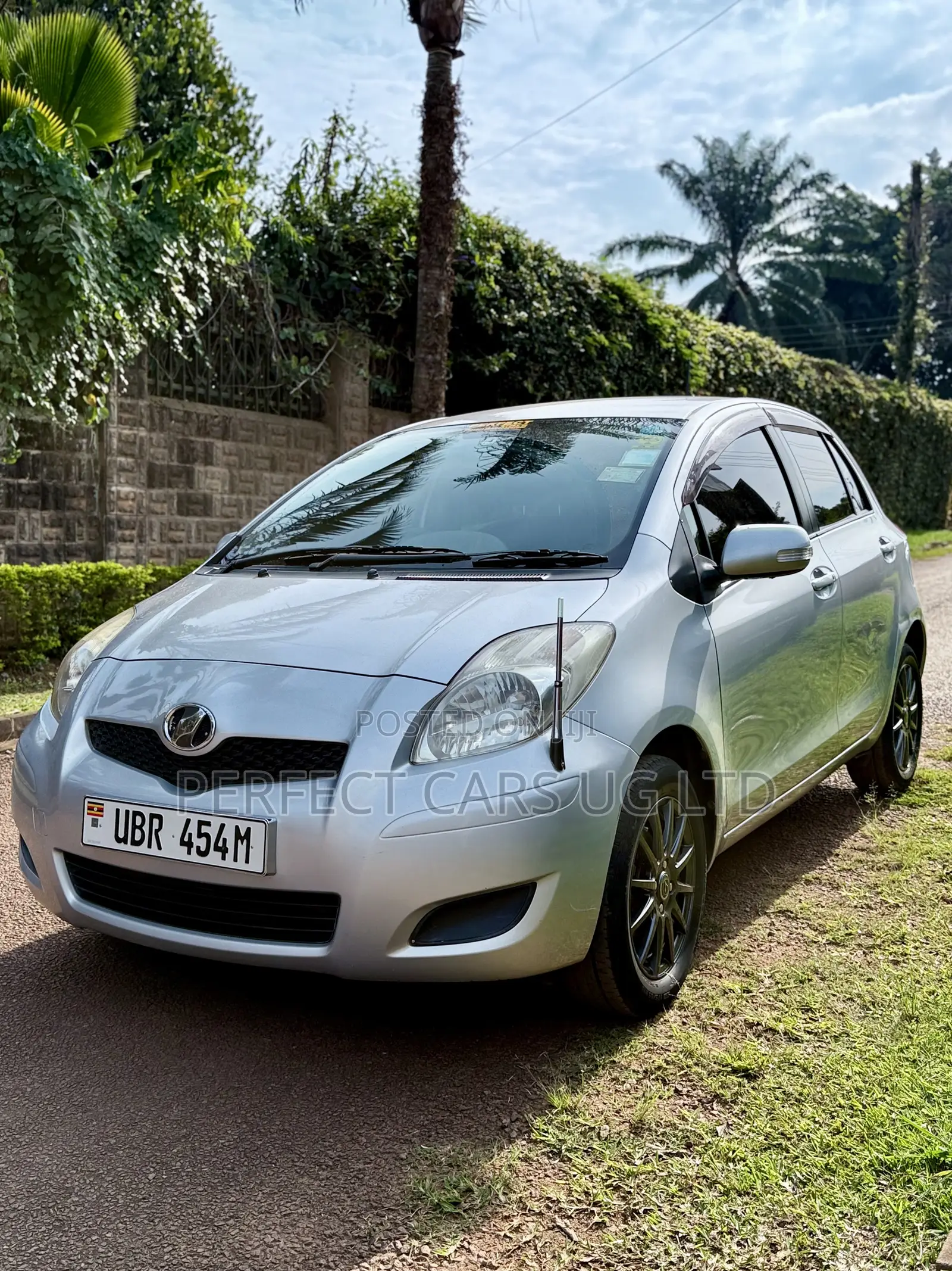 Toyota Vitz 1.0 FWD 5dr 2009 Silver
