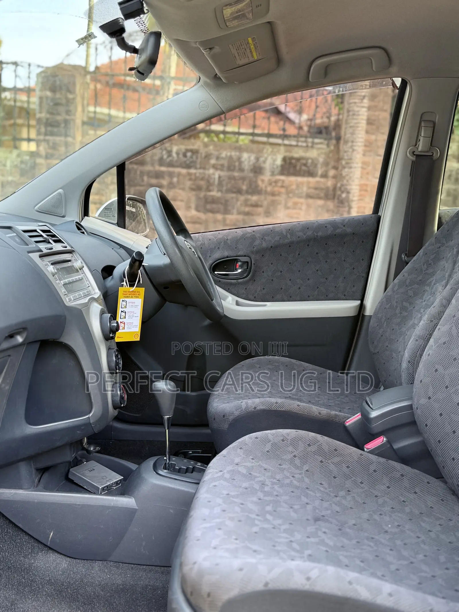 Toyota Vitz 1.0 FWD 5dr 2009 Silver