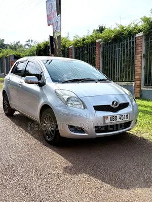 Toyota Vitz 1.0 FWD 5dr 2009 Silver