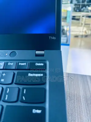 Laptop Lenovo ThinkPad T14s G4 16GB Intel Core i7 SSD 512GB