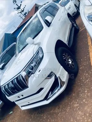 Toyota Land Cruiser Prado 2018 White