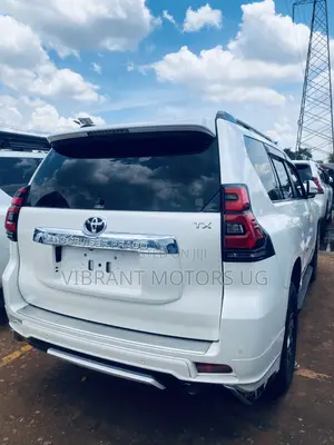 Toyota Land Cruiser Prado 2018 White