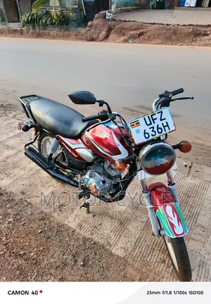 TVS HLX 125 2025 Orange