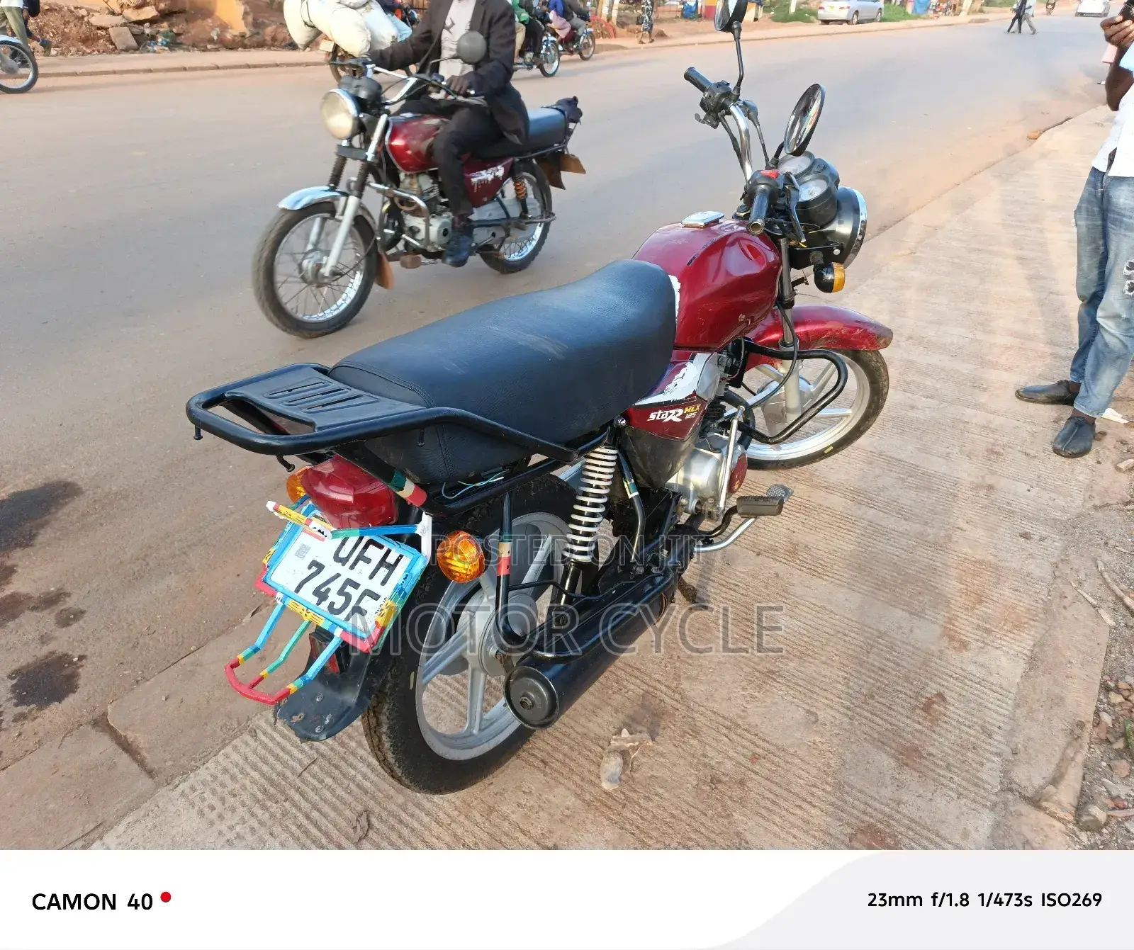 TVS HLX 125 2023 Red