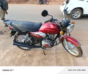 TVS HLX 125 2023 Red