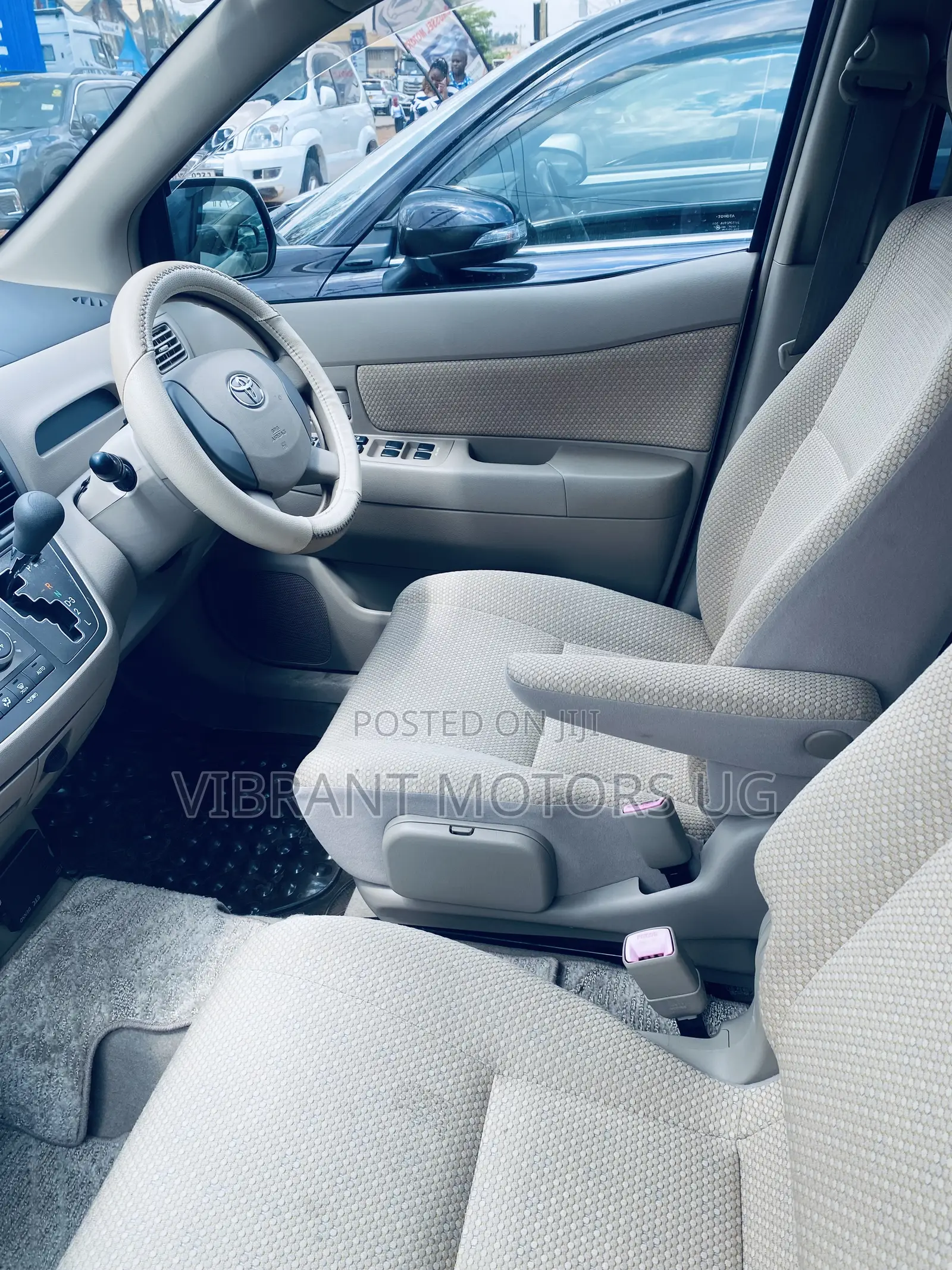 Toyota Raum 2011 Silver