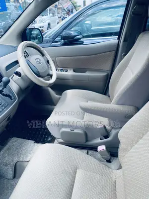 Toyota Raum 2011 Silver