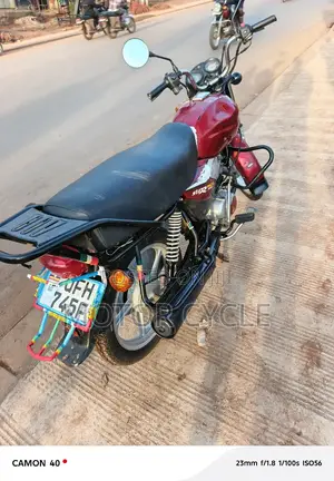 TVS HLX 125 2023 Red