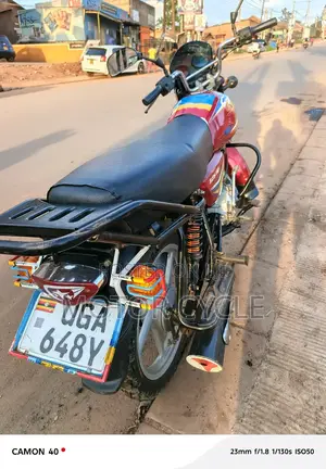 Bajaj Boxer 125 2025 Red
