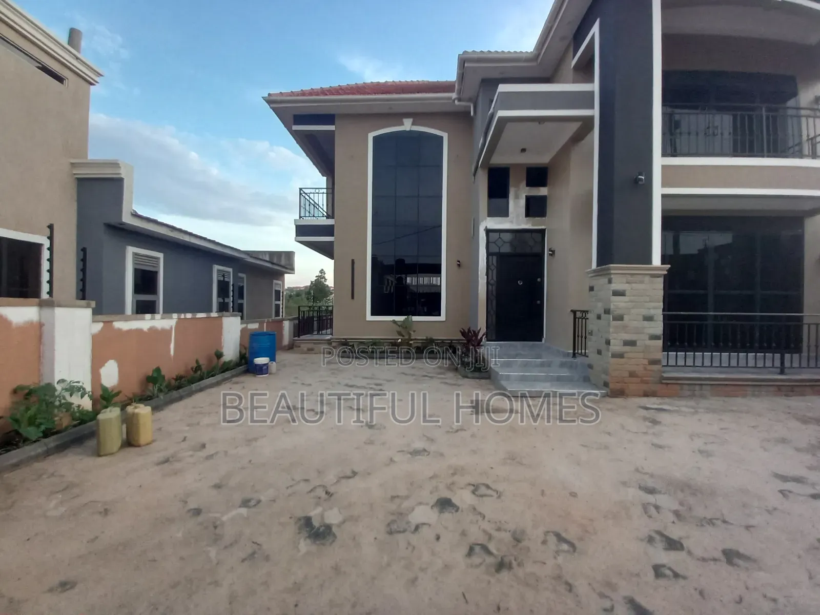 Furnished 5bdrm Mansion in Kyanja, Central Division for sale