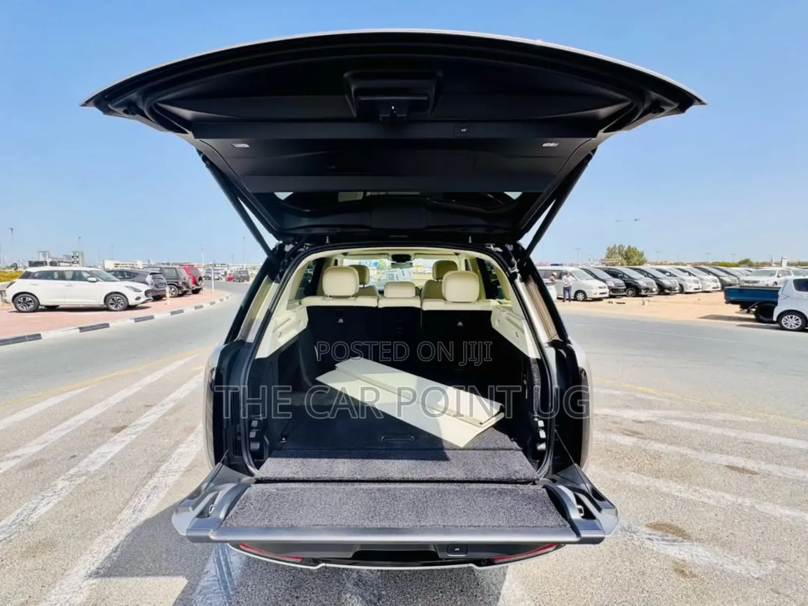 Land Rover Range Rover Vogue 2023 Gold