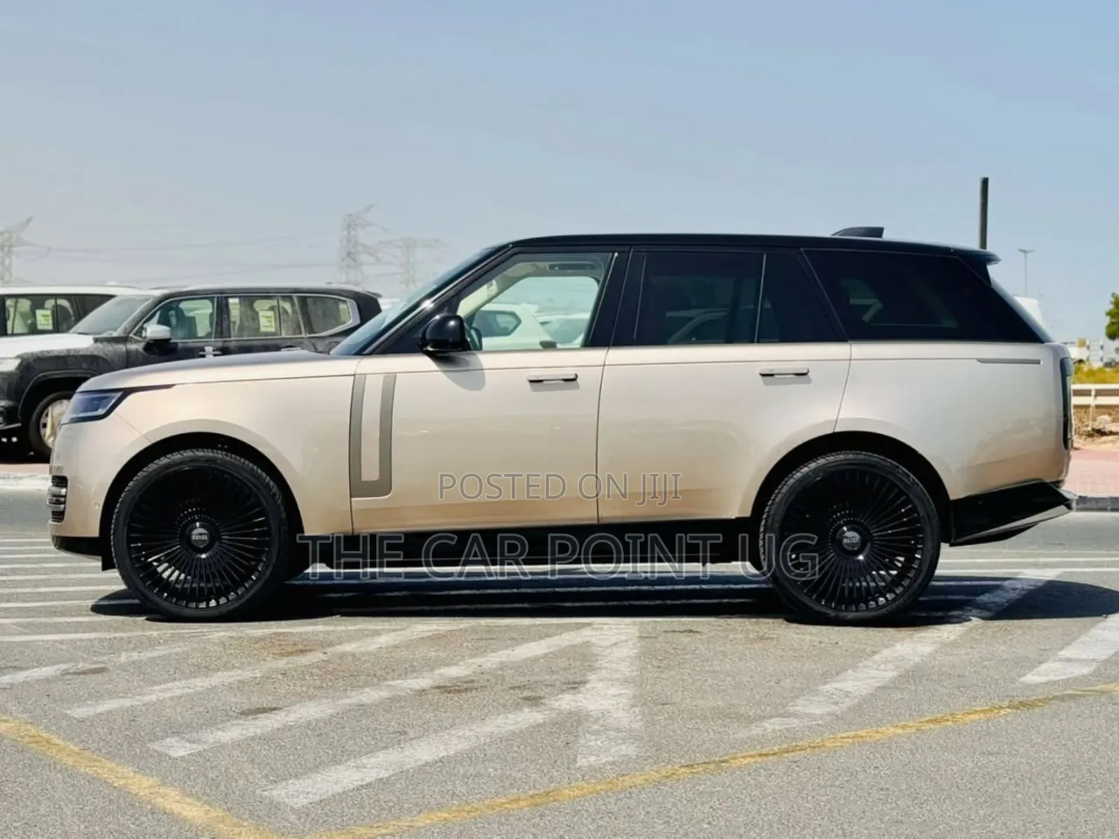 Land Rover Range Rover Vogue 2023 Gold