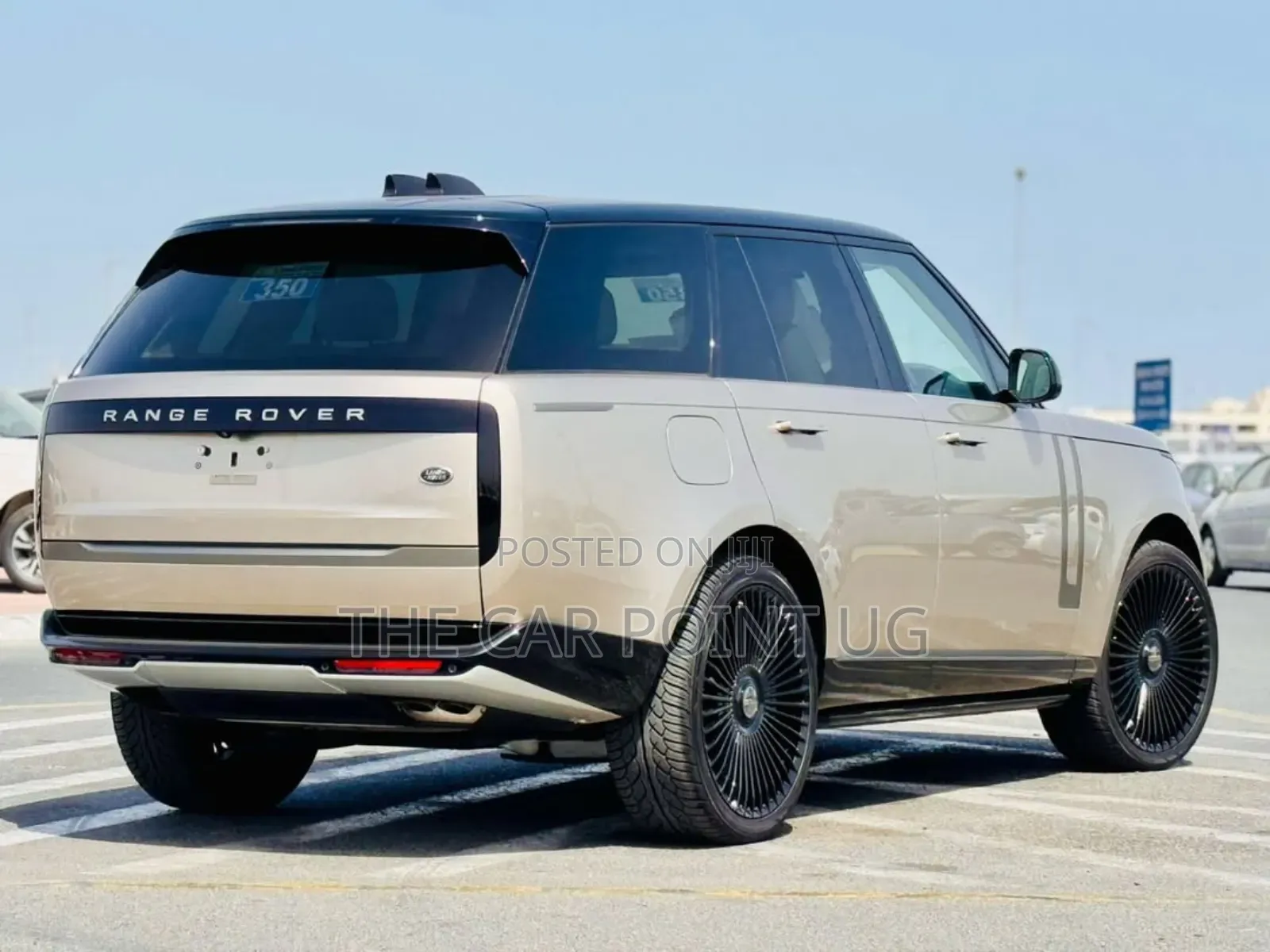 Land Rover Range Rover Vogue 2023 Gold