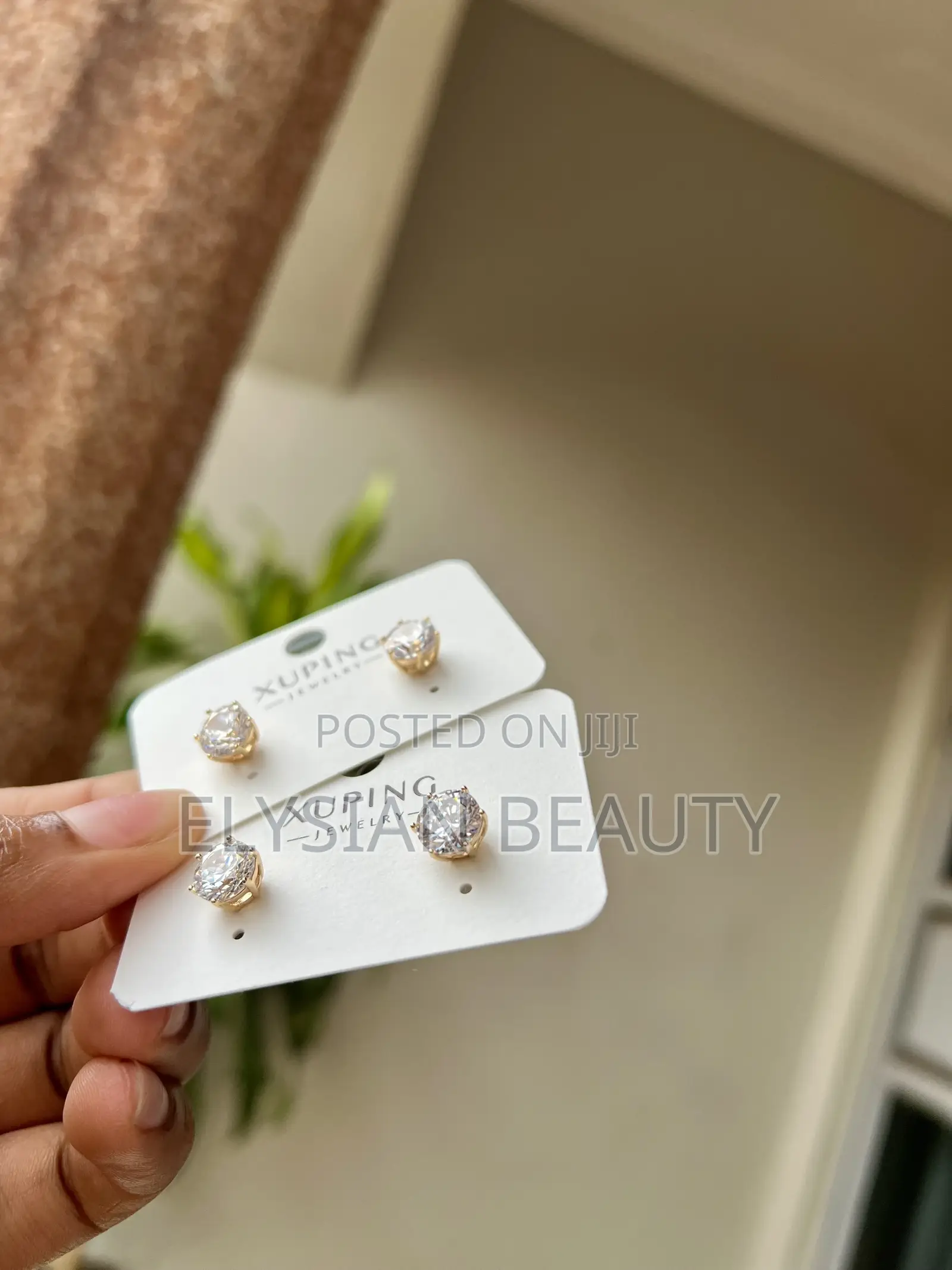 Jewelry (Earrings)