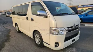 Toyota HiAce 2018 White