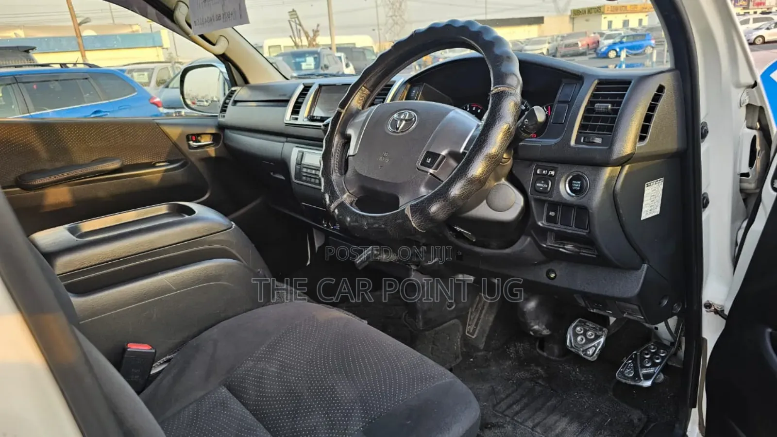 Toyota HiAce 2018 White