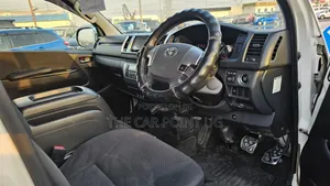 Toyota HiAce 2018 White