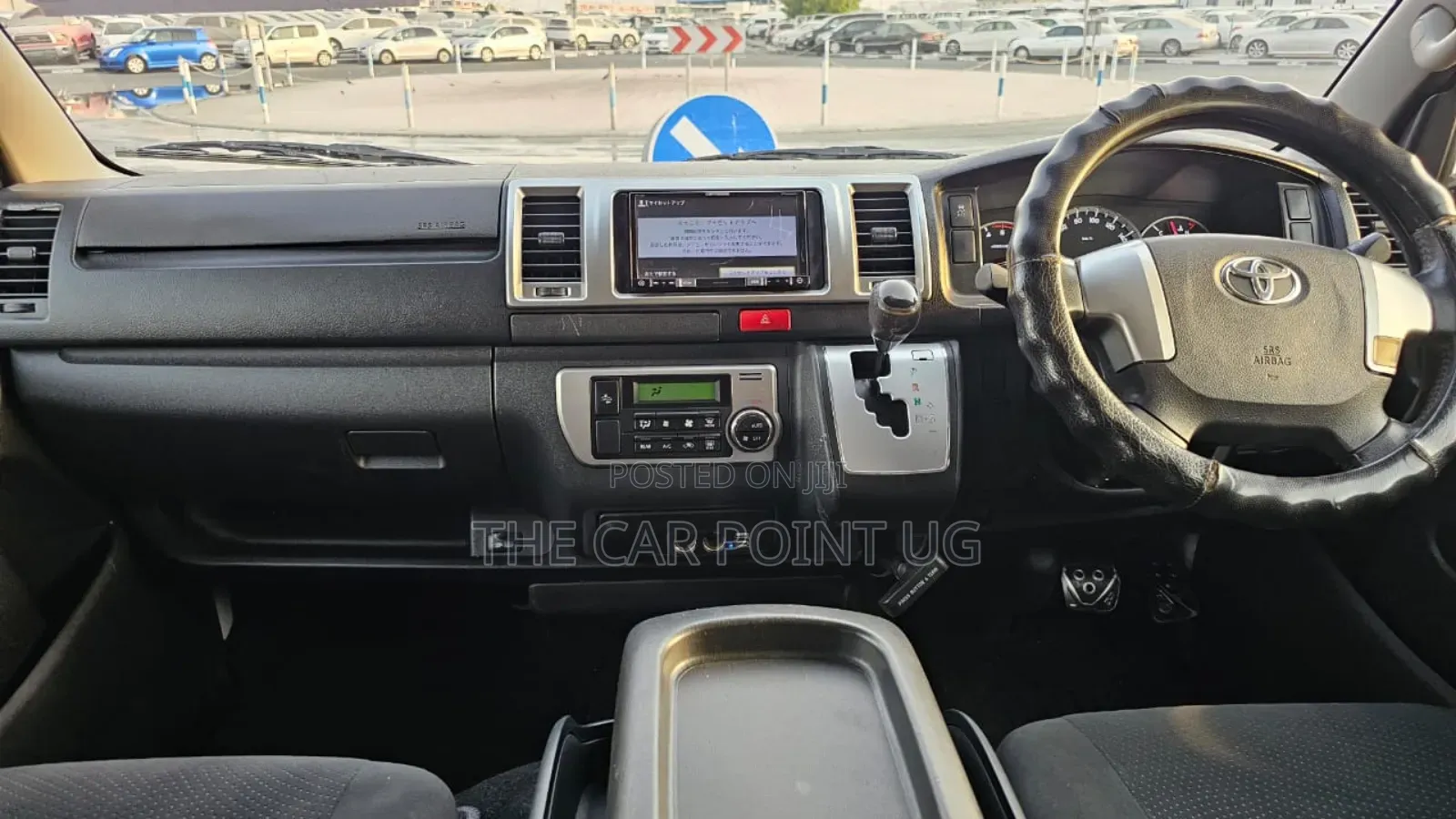Toyota HiAce 2018 White