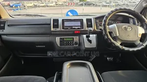 Toyota HiAce 2018 White