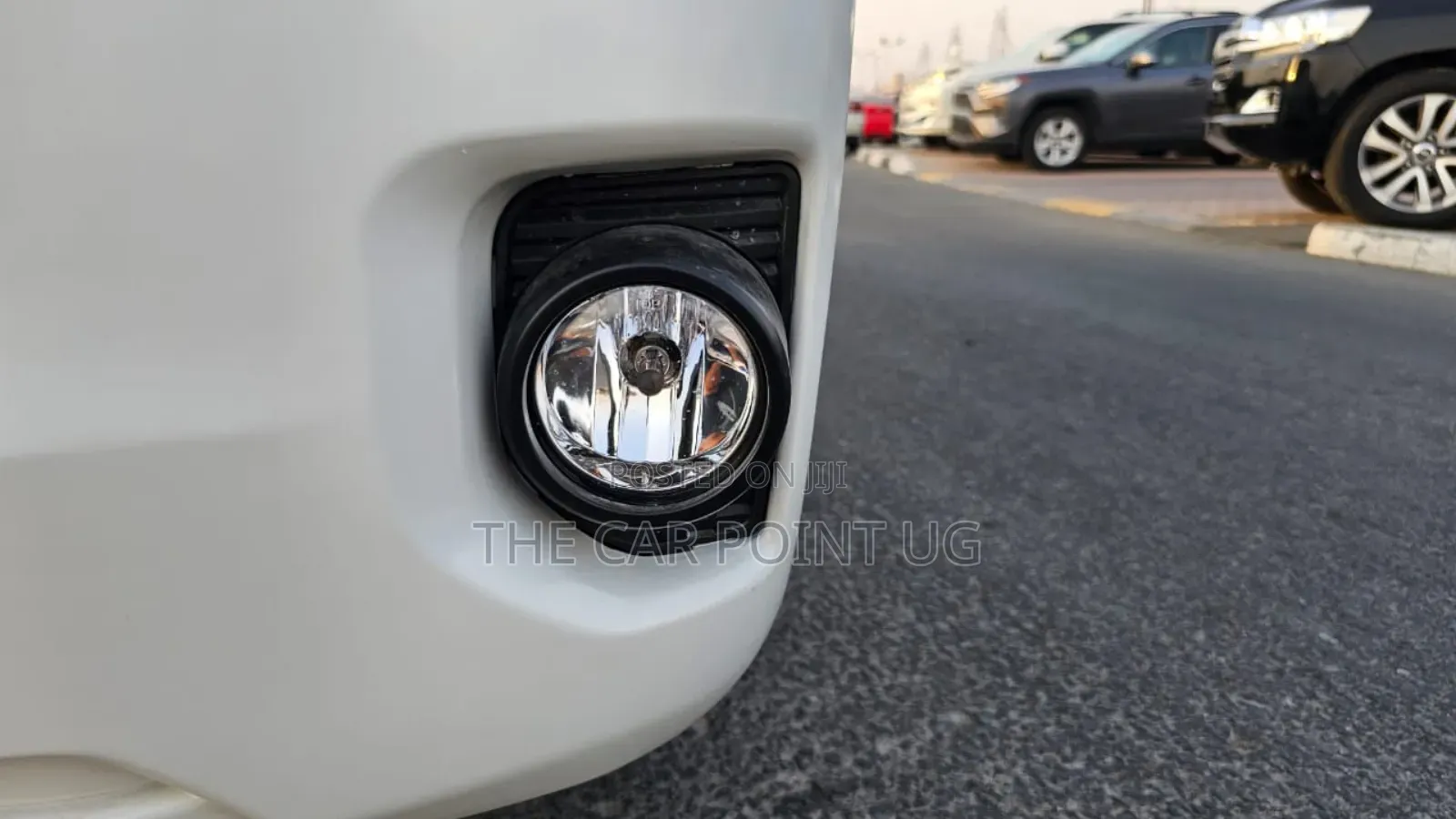 Toyota HiAce 2018 White