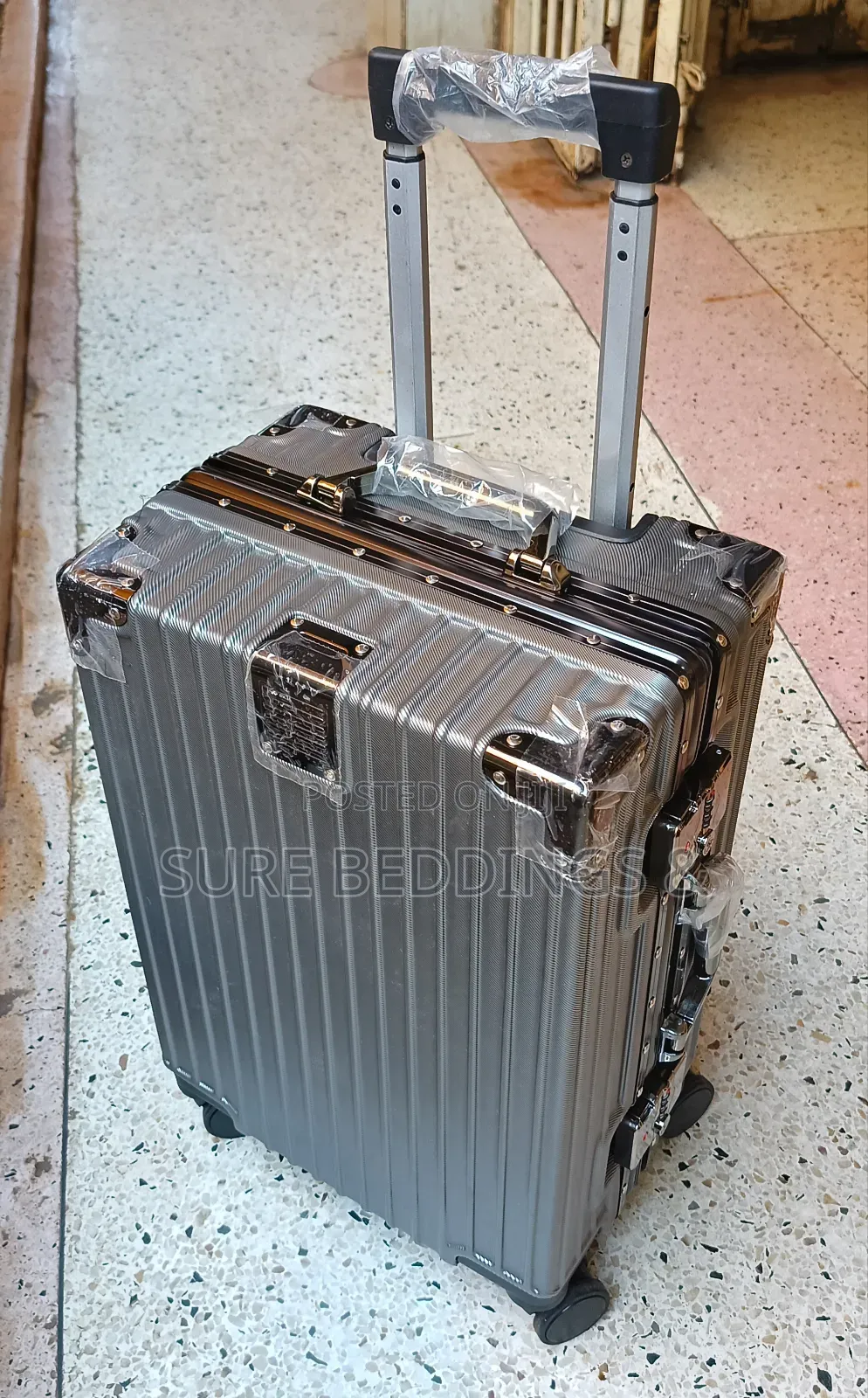 Simple Aluminum Suitcase