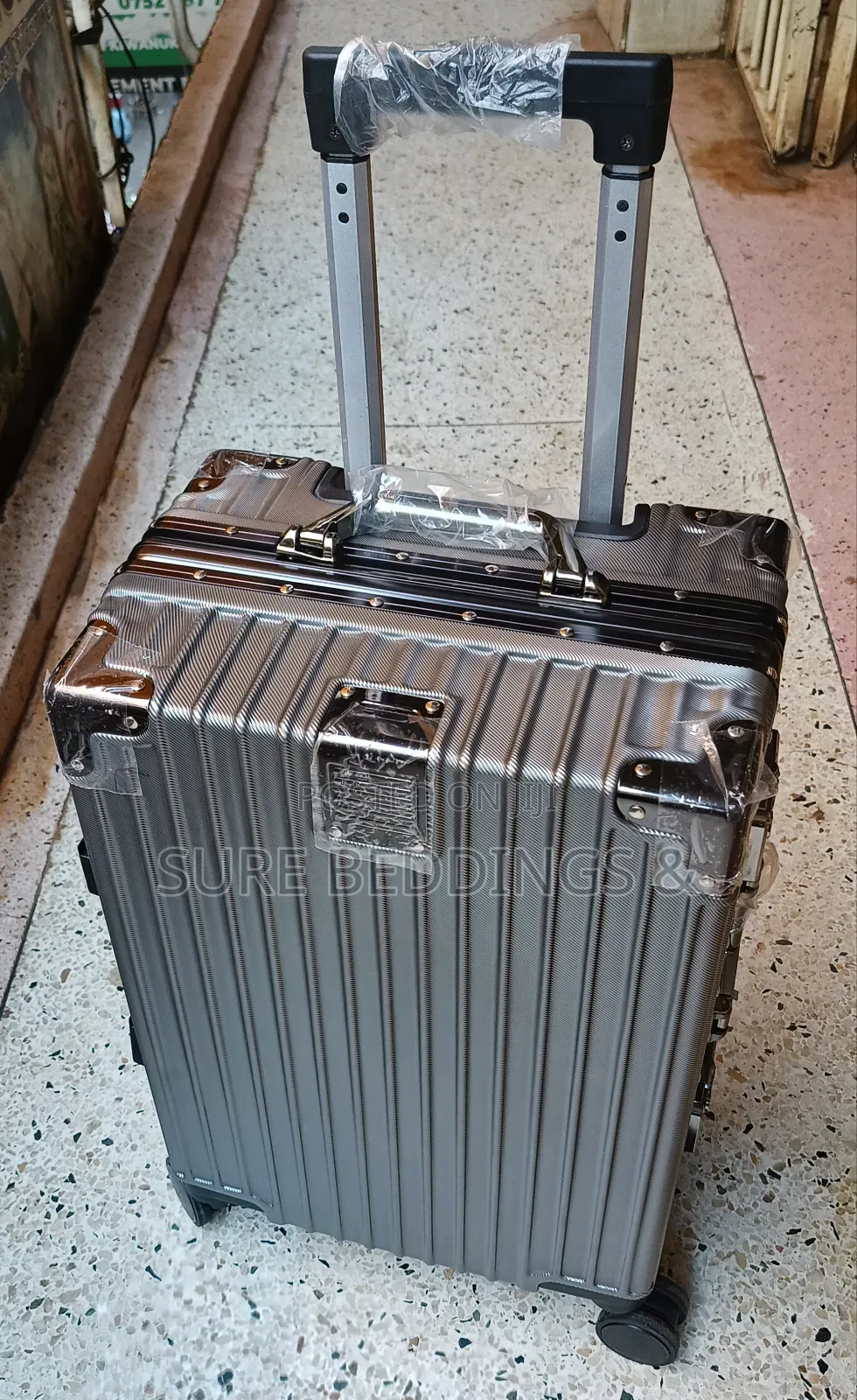 Simple Aluminum Suitcase