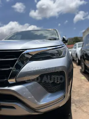 Toyota Fortuner 2021 Silver