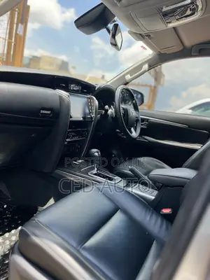 Toyota Fortuner 2021 Silver