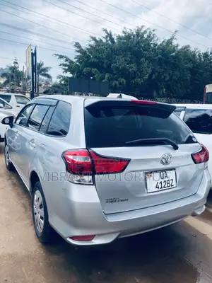 Toyota Corolla Fielder 2016 Silver