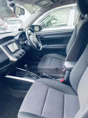 Toyota Corolla Fielder 2016 Silver