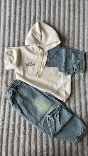 Unisex Cute Outfit Between 3-5yrs