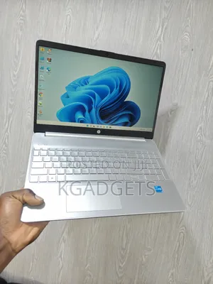 Laptop HP 15-Da2933nia 8GB Intel Core I3 SSHD (Hybrid) 256GB