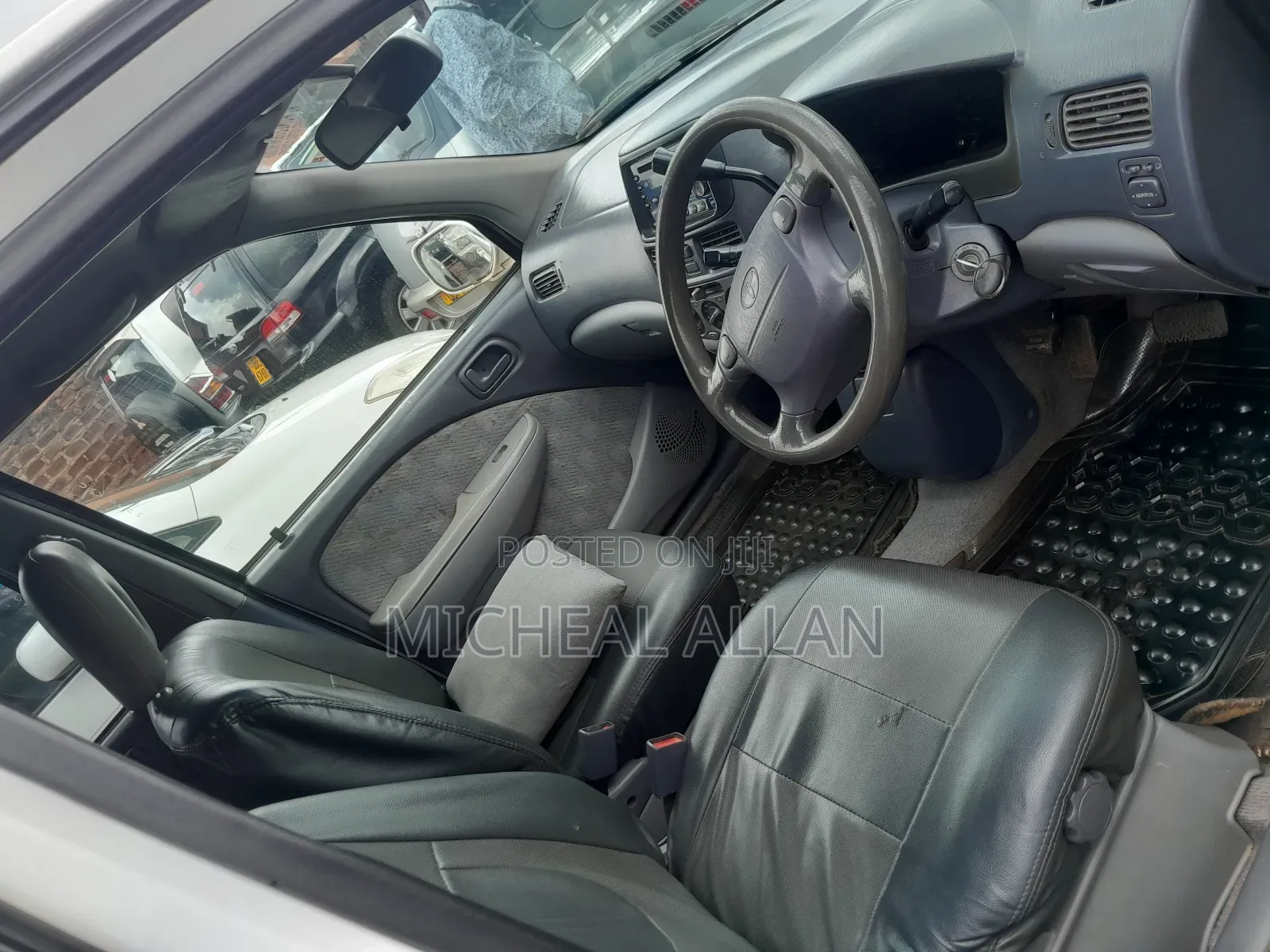 Toyota Raum 2000 White