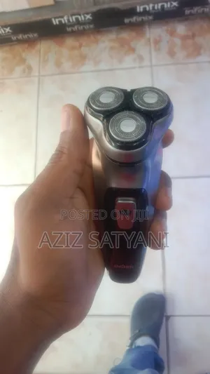 Philips Aquatouch Shaver 1000 Gives You an Afordable, Smooth