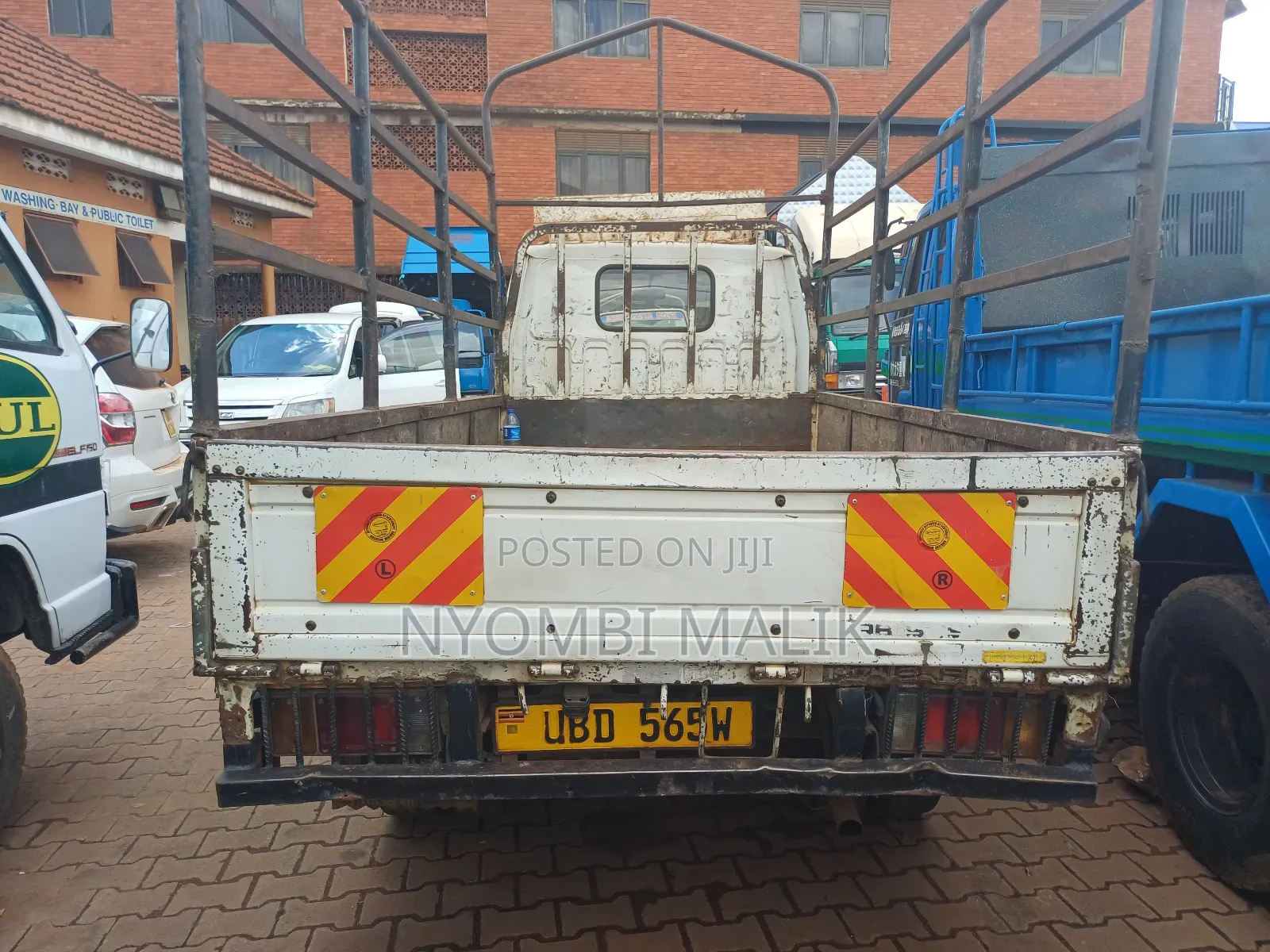 Isuzu Short Truck