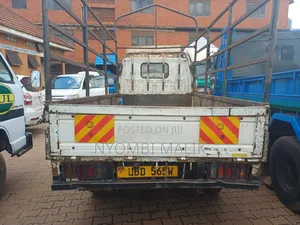 Isuzu Short Truck