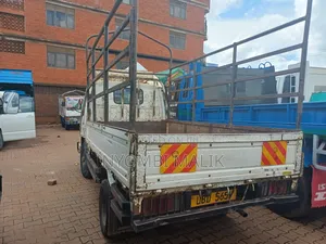 Isuzu Short Truck