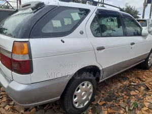 Nissan Rogue 2003 White