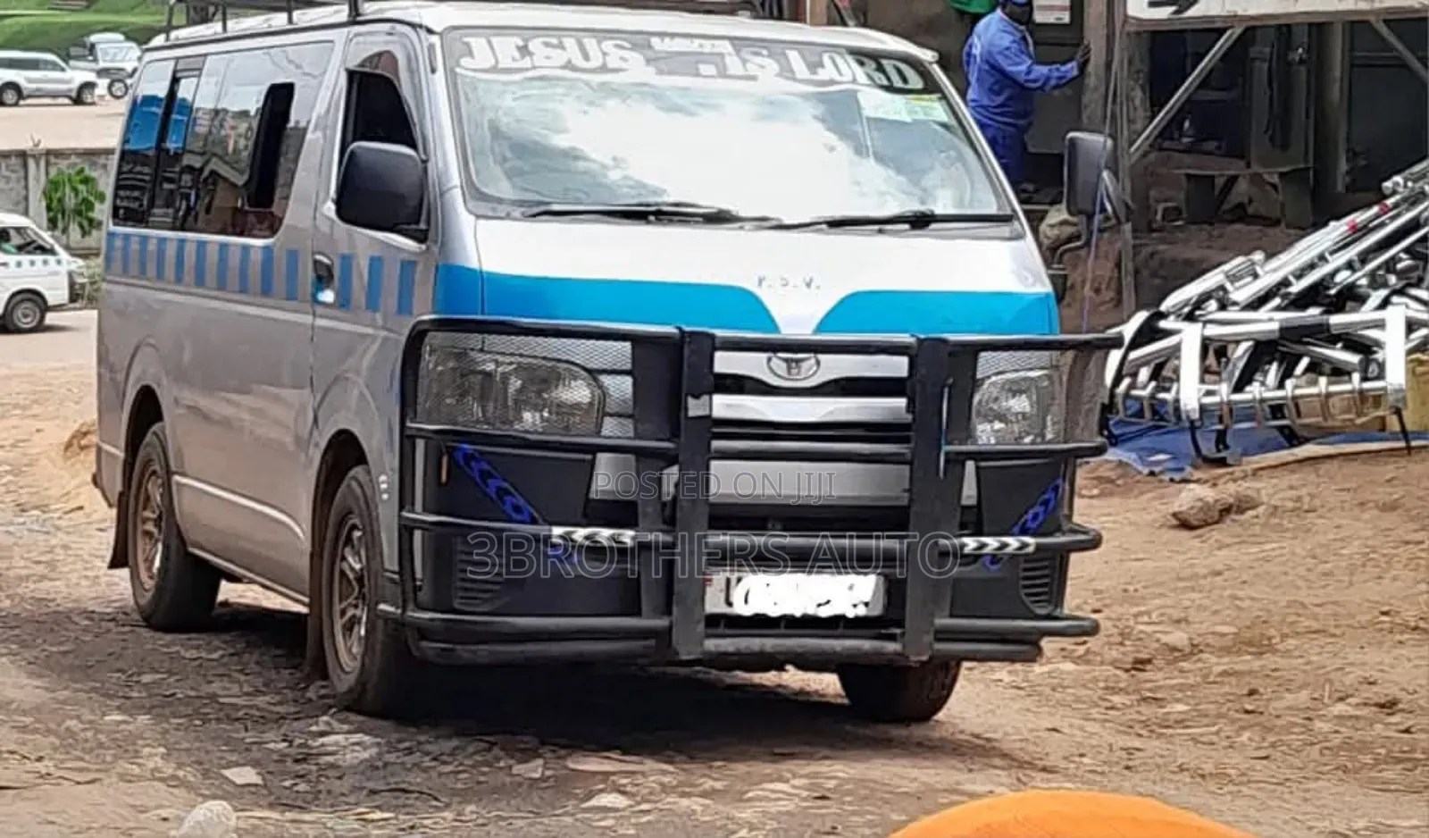 Toyota Hiace(Drone) Custom Black Guard