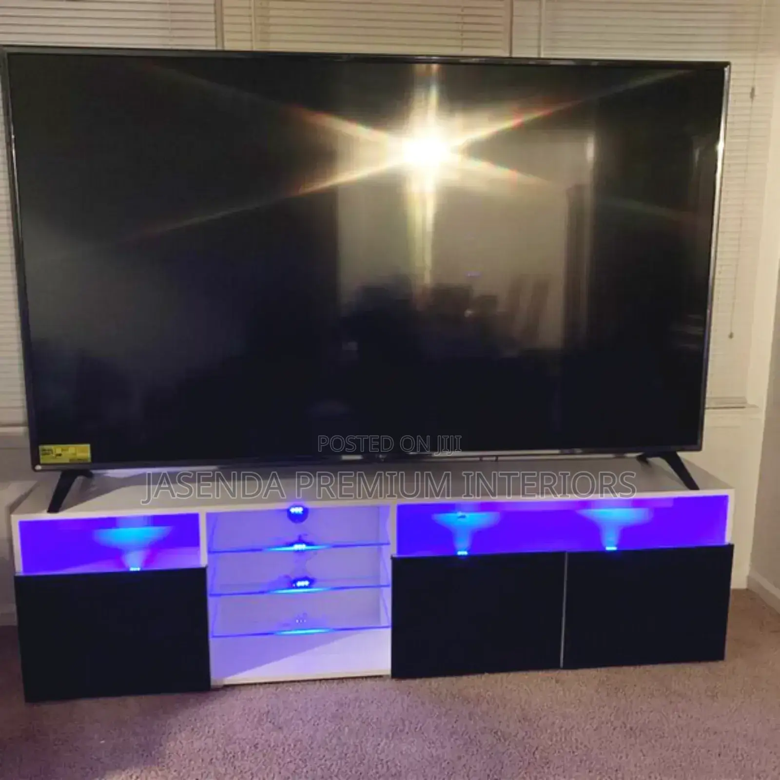 Tv Stand High Gloss Doors Modern Tv Stand Led (White and Black)