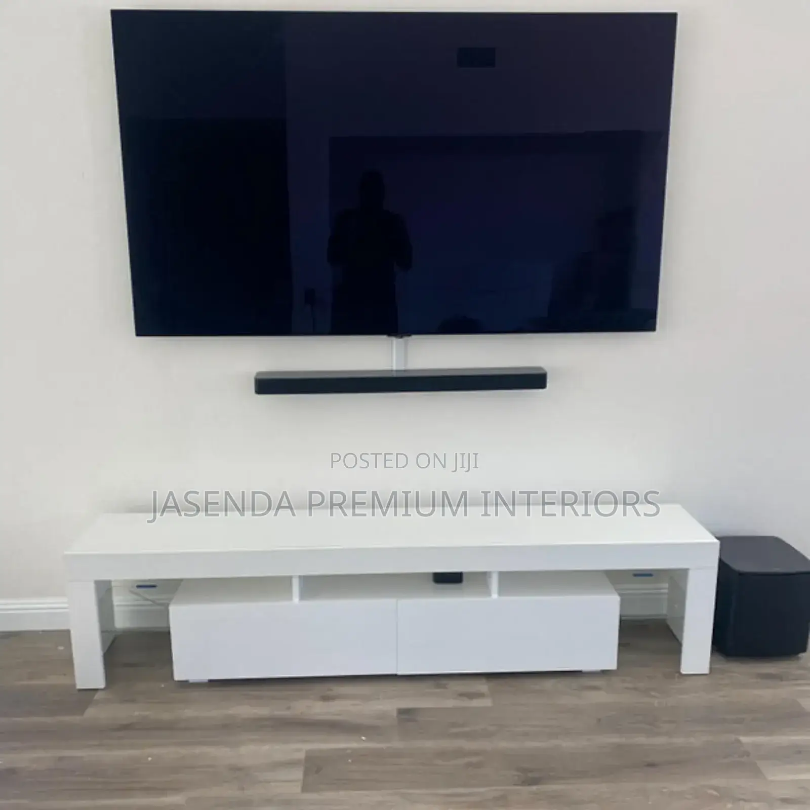 Tv Stand/Tv Standz/Tv Stands/Tv Stand2/Classic Furniture