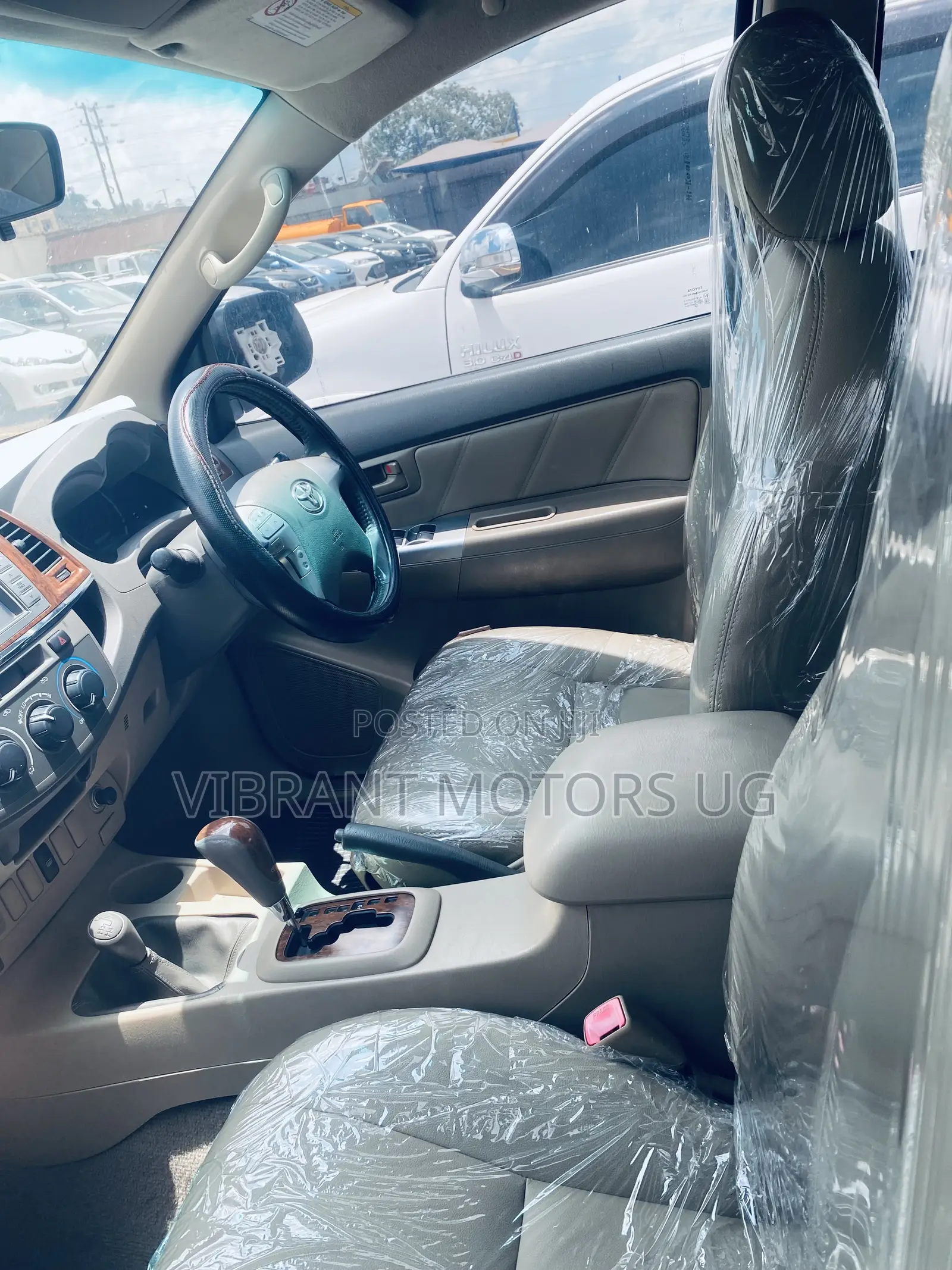 Toyota Hilux 2012 White