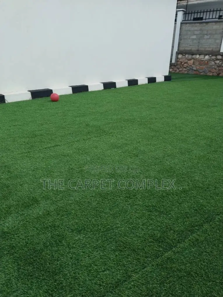 Artificial Green Tuff Per Squaremeter