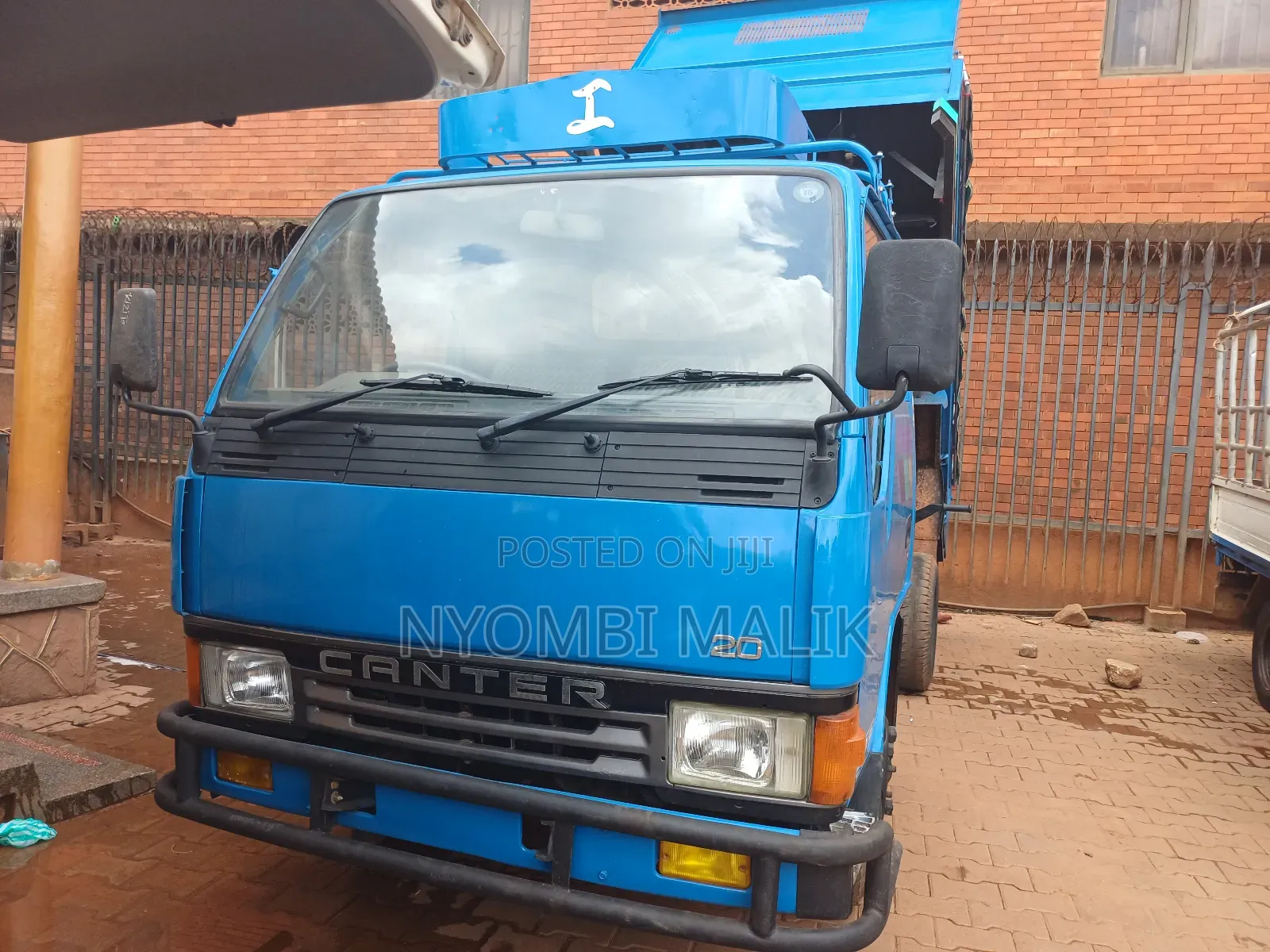 Canter Tipper Blue