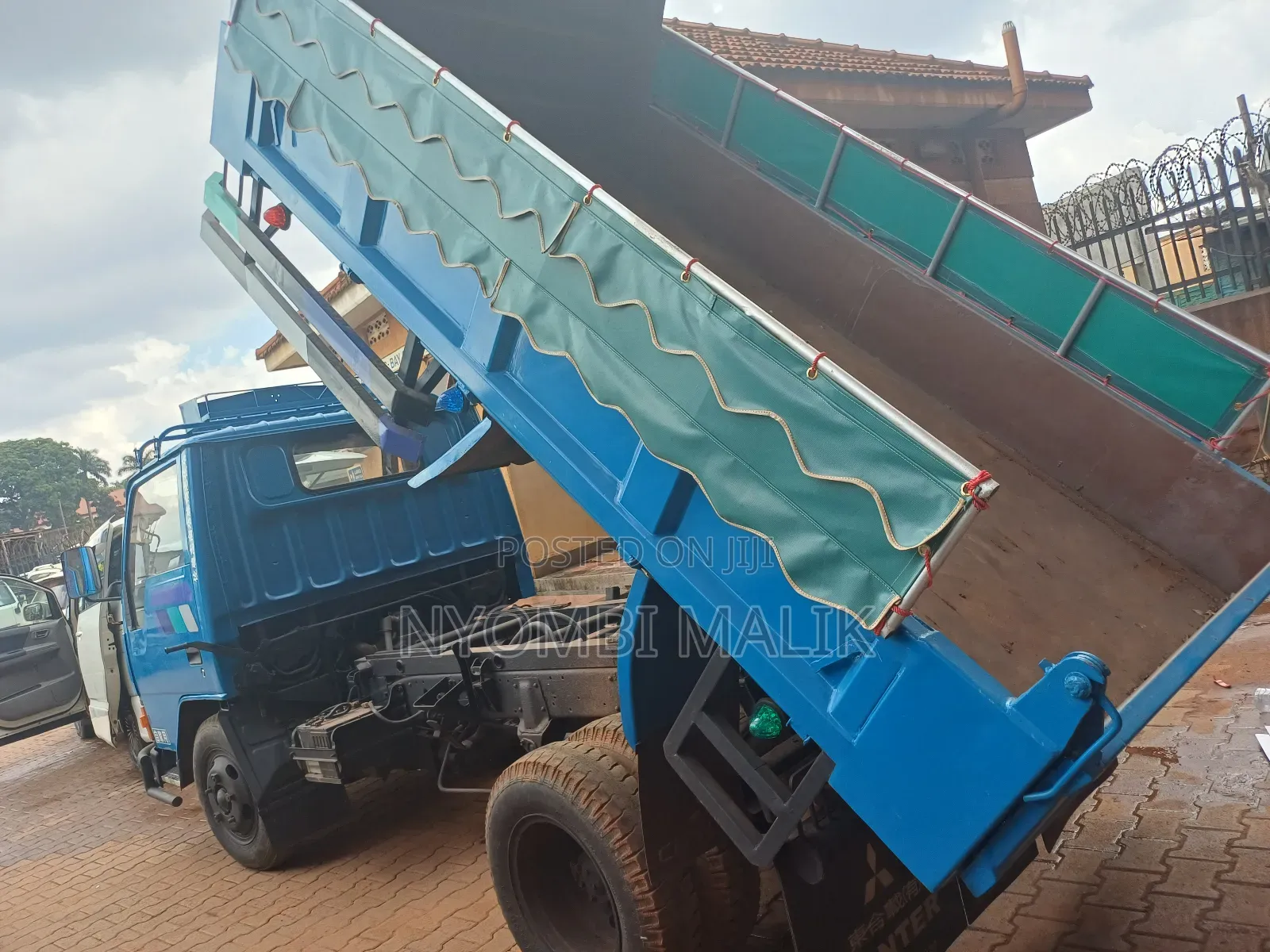 Canter Tipper Blue