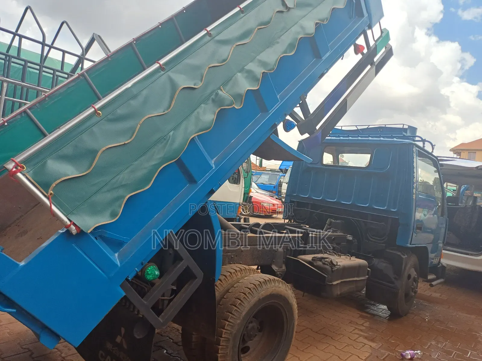 Canter Tipper Blue