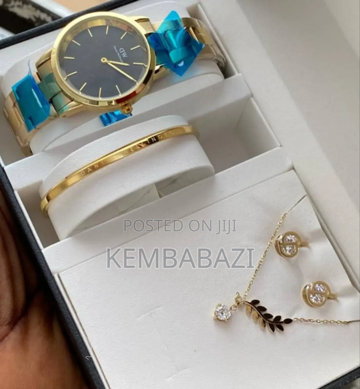 Ladies Classy Watches With Jewelries
