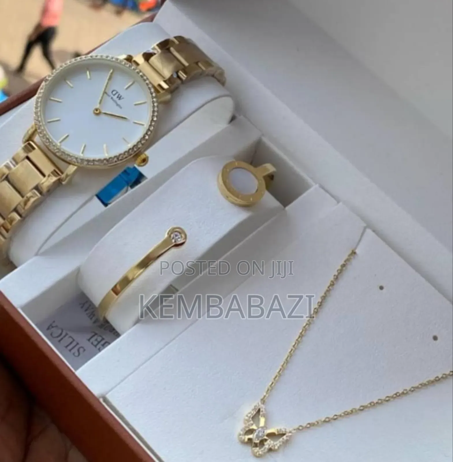 Ladies Classy Watches With Jewelries