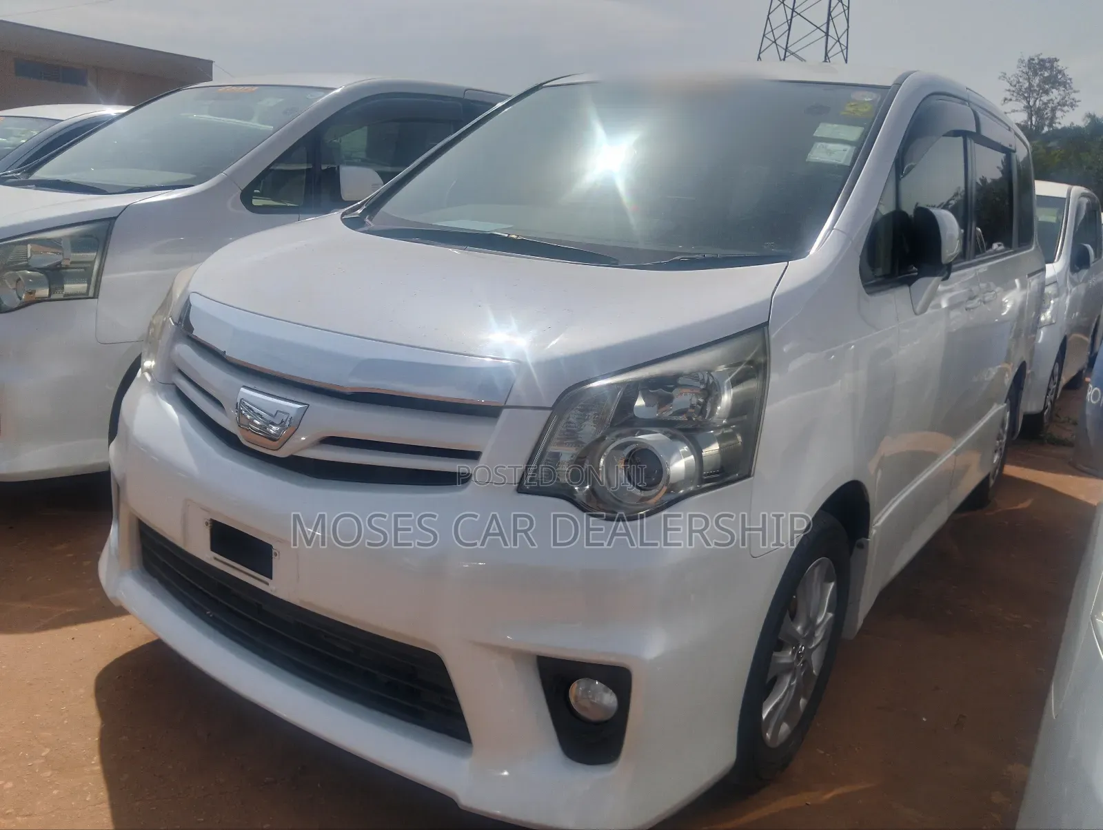 Toyota Noah 2012 White
